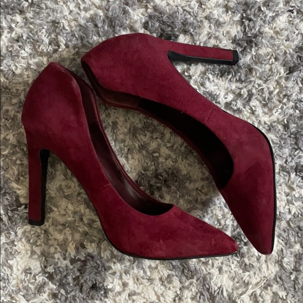Suede Pumps